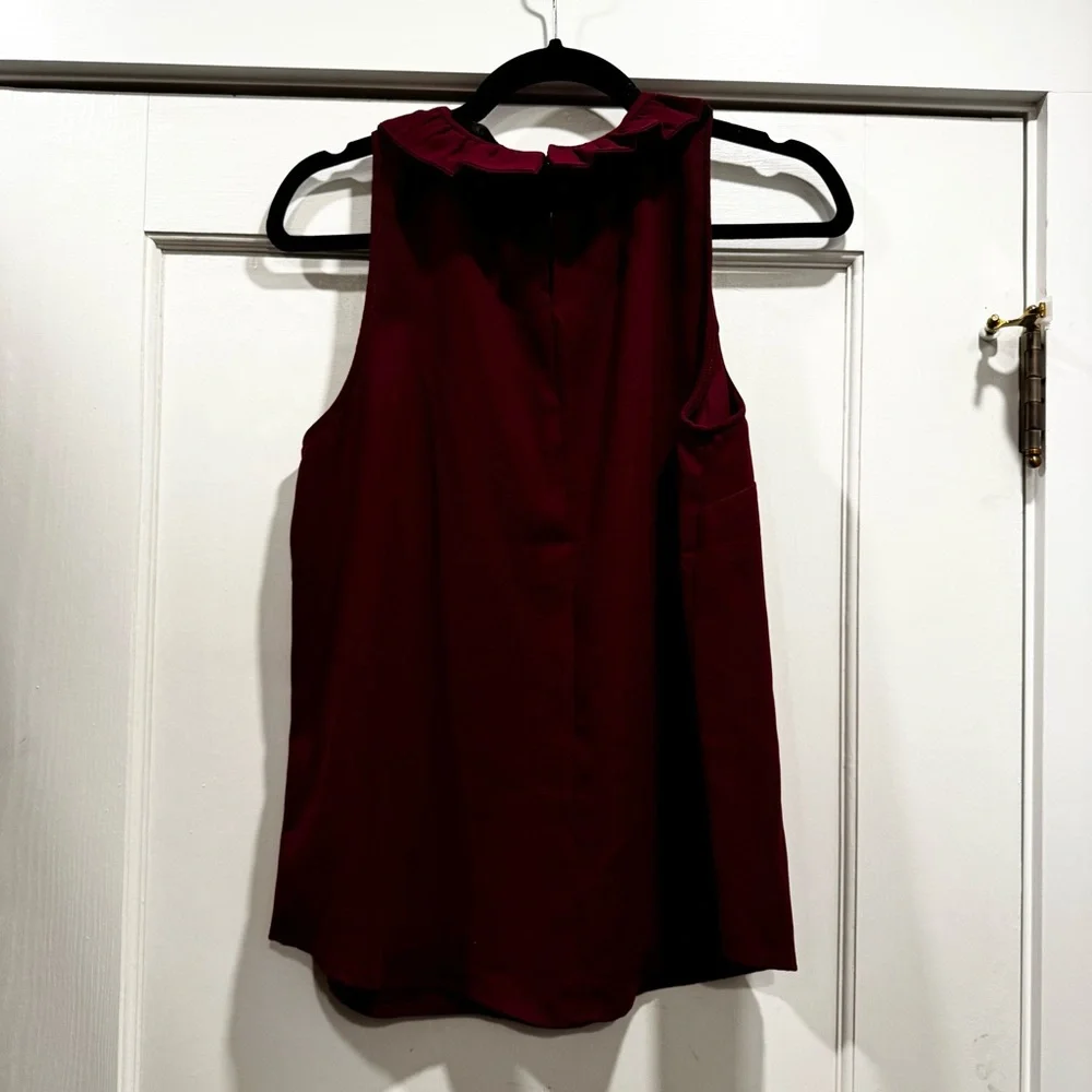 J Crew Womens Burgundy Ruffle‎ neck sleeveless blouse top Valentines Day Date